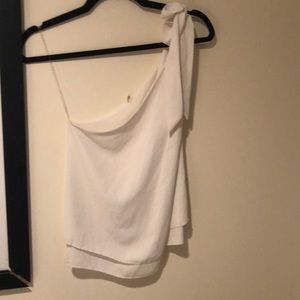 One shoulder white shirt !!